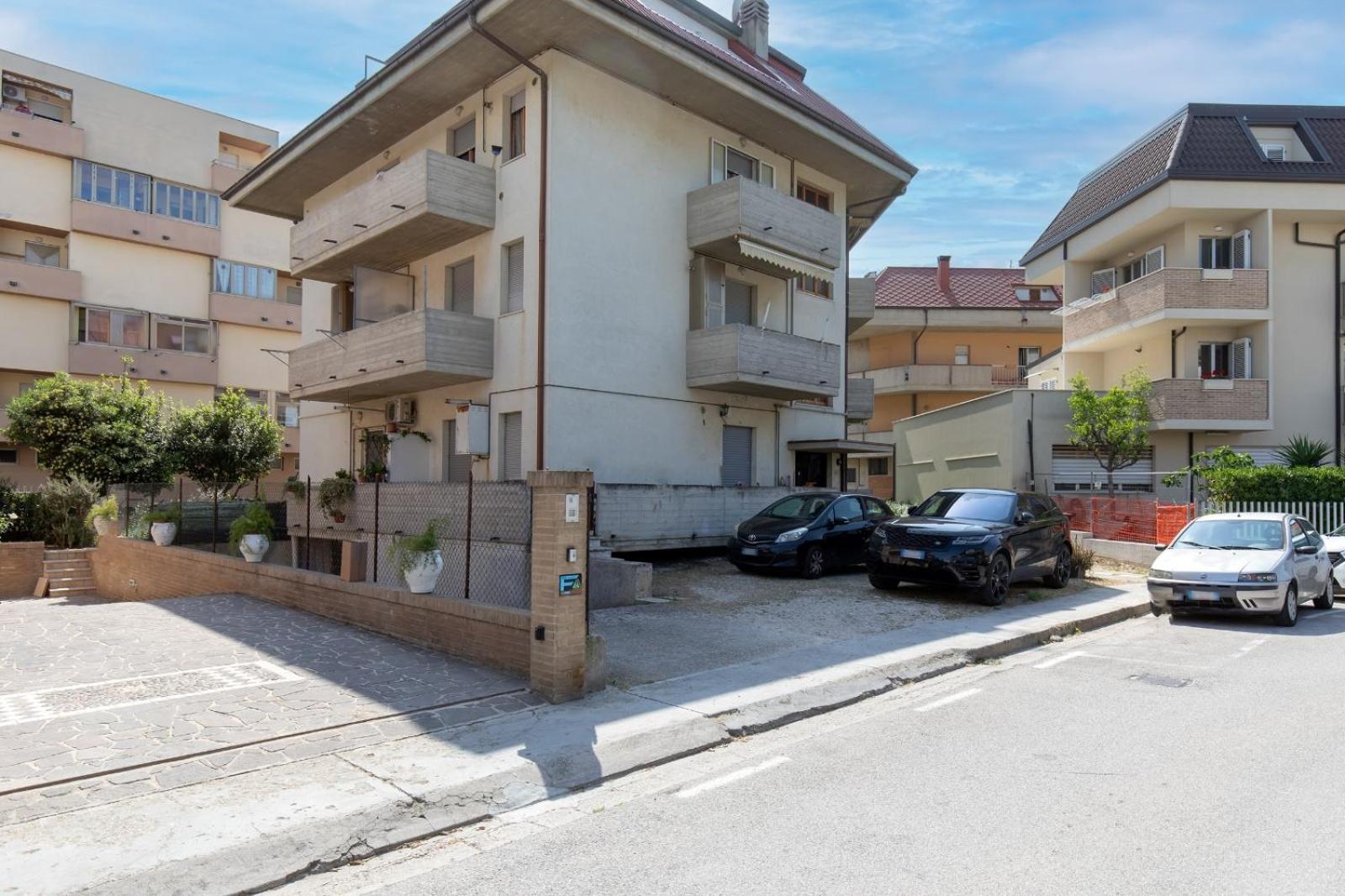 Leo'S Aparment Apartment Лидо ди Фермо Екстериор снимка